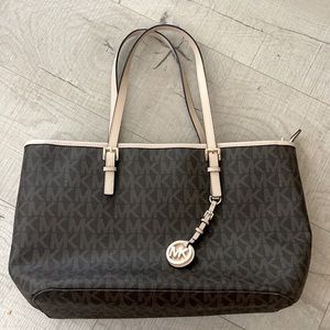 Micheal Kors Tote with padded laptop pocket.